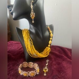 Brighten your day! Yellow Beaded Necklace & Earrings, Daisy 🌼Rhinestone Bracelet